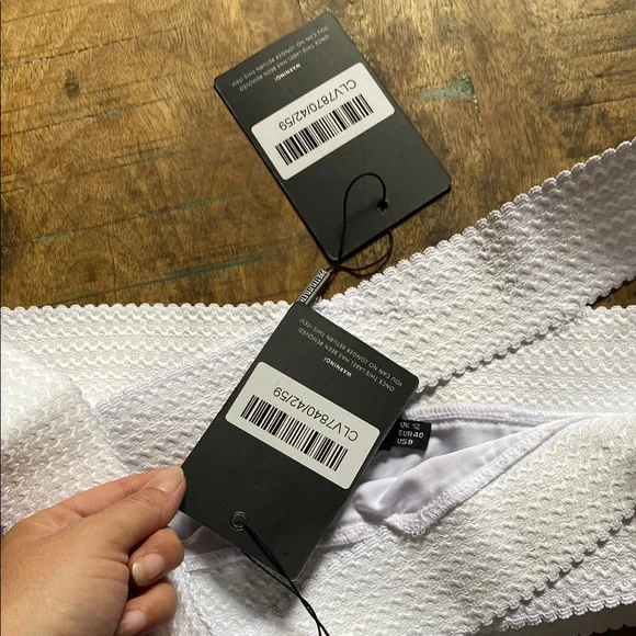 PrettyLittleThing Textured White Bikini Set - Picture 5 of 13